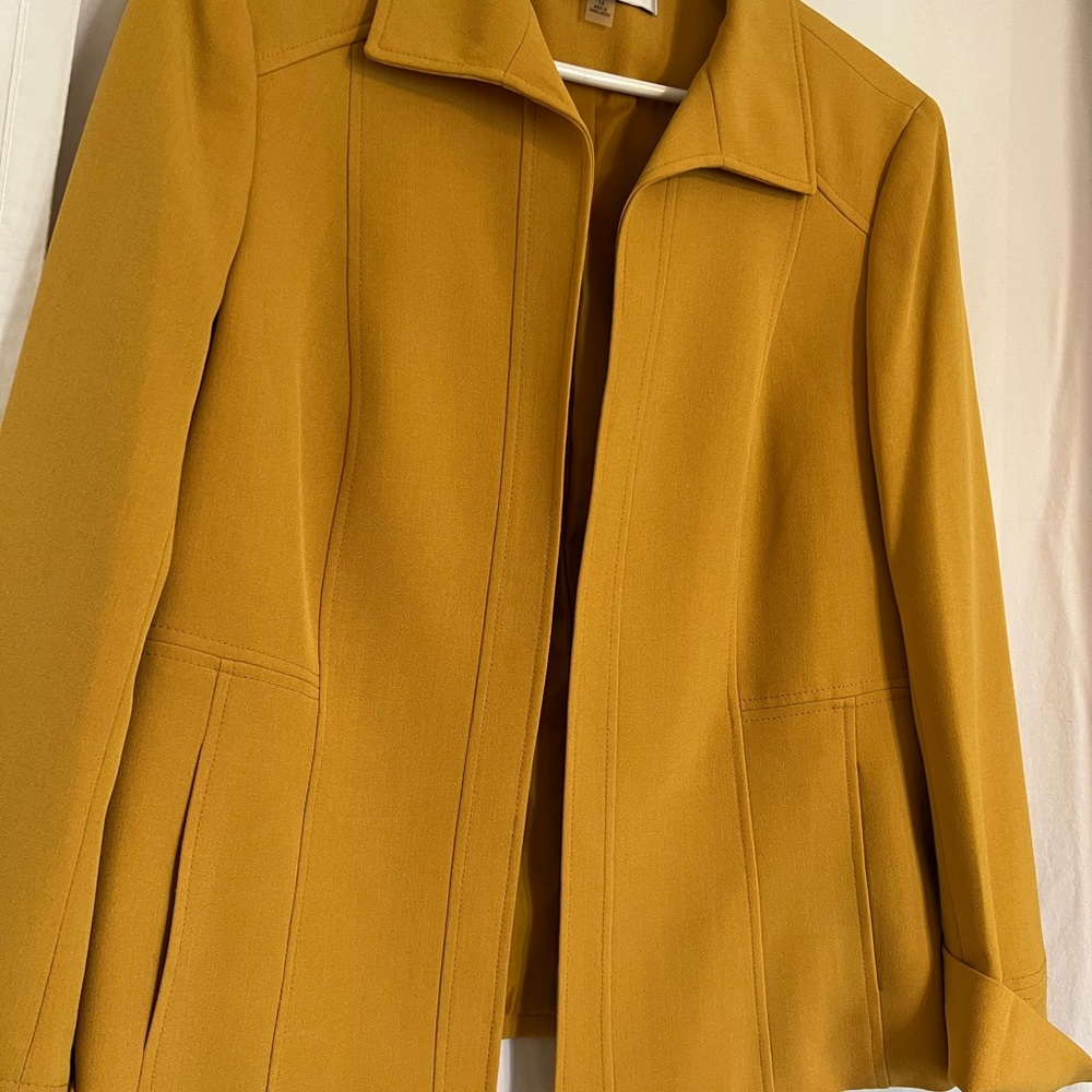 Kasper jacket/ blazer wear only once 
Gold / mustard color. Full lined